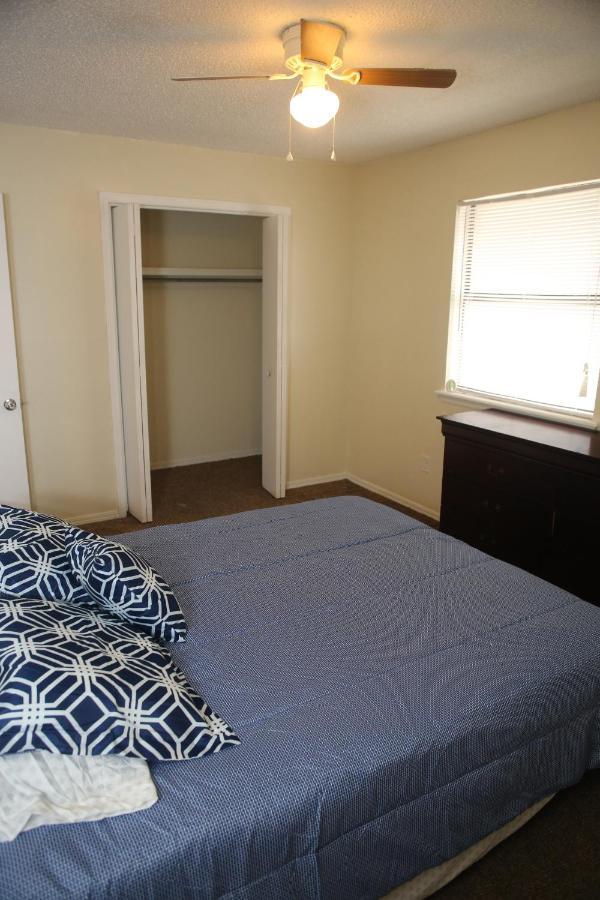 2 Bed/ 1 Bath Next To Ft. Sill Apartment Лоутън Екстериор снимка